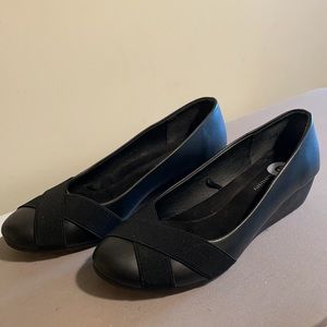Black by Laundry wedge flats (Women’s 9)